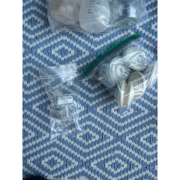 Pumping & Bottle Bundle: Philips, Medela, Spectra! - Picture 2 of 16